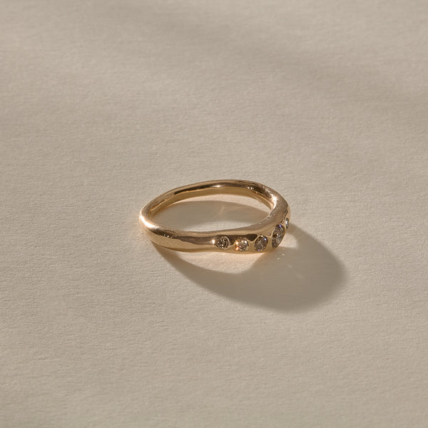 Eros Champagne Diamond Band | Gold