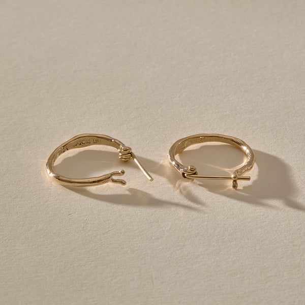 Vida Sapphire Hoops | Gold