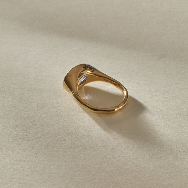 Umba Sapphire Signet Ring