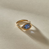 Umba Sapphire Signet Ring