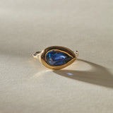 Umba Sapphire Signet Ring