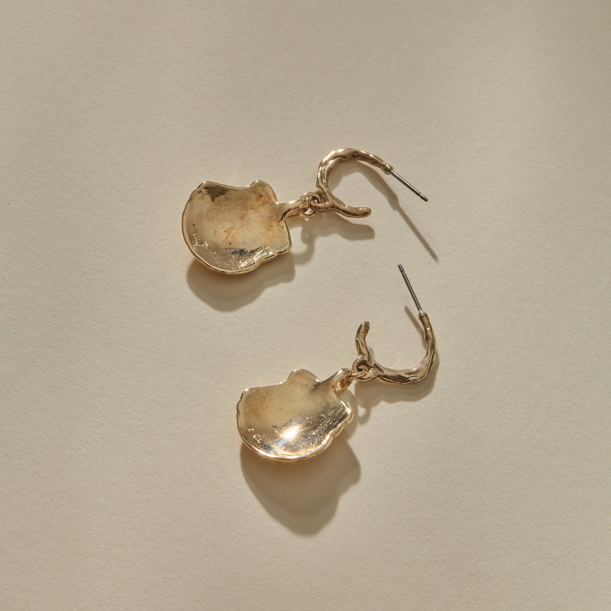 Elysian Shell Hoops | Gold