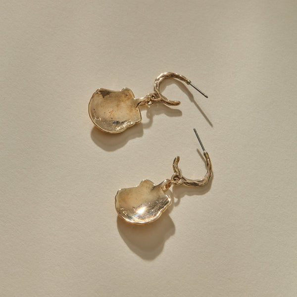 Elysian Shell Hoops | Gold