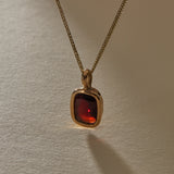 Celyn Garnet Necklace | Gold