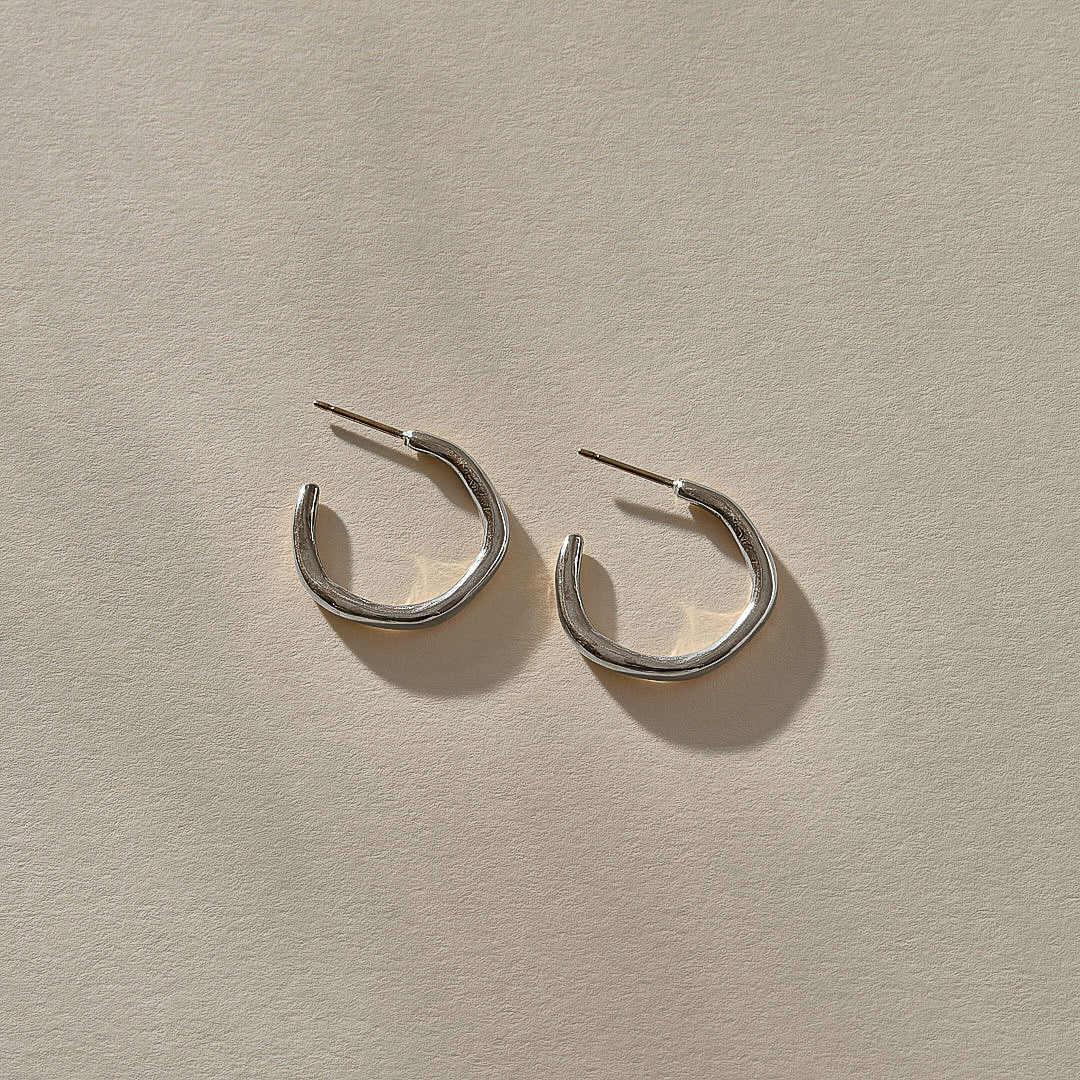 Lola Hoops